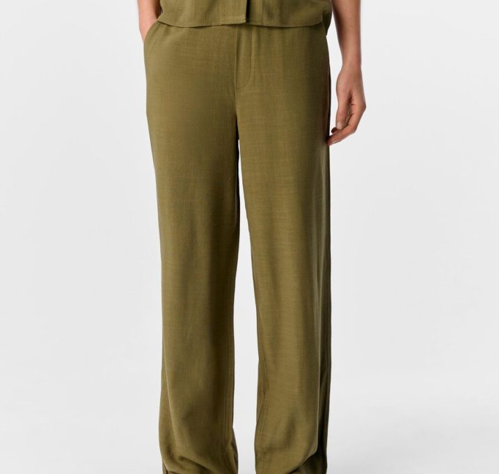 23040671_CapuletOlive_1129203_003