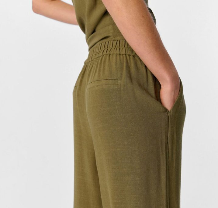 23040671_CapuletOlive_1129203_006