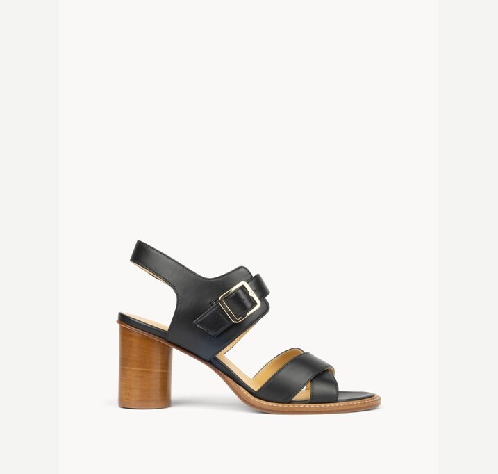 CAROL_Black_251011-001_1680x